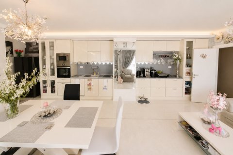 Two-room apartment for sale with parking space in Villa Florence, Sveti Vlas - designer furnished, a few steps from the sea