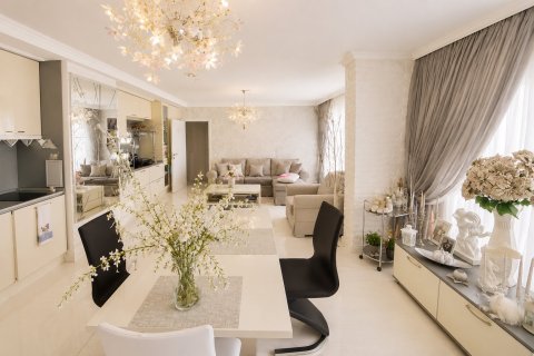 Two-room apartment for sale with parking space in Villa Florence, Sveti Vlas - designer furnished, a few steps from the sea