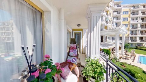 Two-room apartment for sale with parking space in Villa Florence, Sveti Vlas - designer furnished, a few steps from the sea