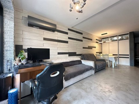 Two-room apartment in Morski Far
