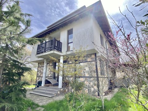 A three-story house with a ready-made business - a family hotel.