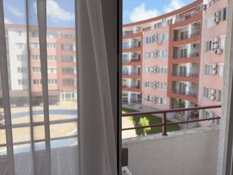 Spacious one-bedroom apartment with park view in Privilege Fort Beach, Elenite
