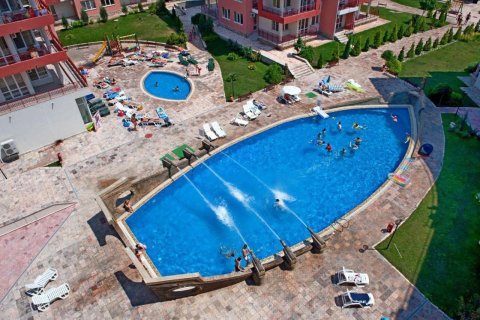 Spacious one-bedroom apartment with park view in Privilege Fort Beach, Elenite