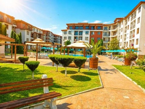 Двустаен апартамент в Аполон 7