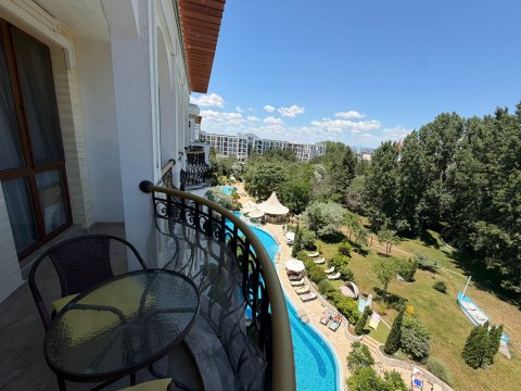One-bedroom apartment in a luxury complex!