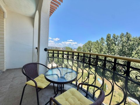 One-bedroom apartment in a luxury complex!