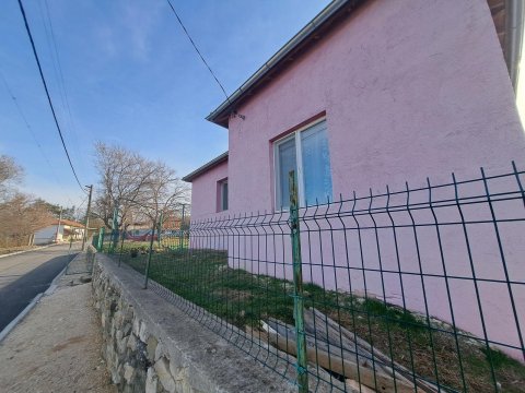 I am selling a renovated one-story house in the village of Zavet, Sungurlare municipality.