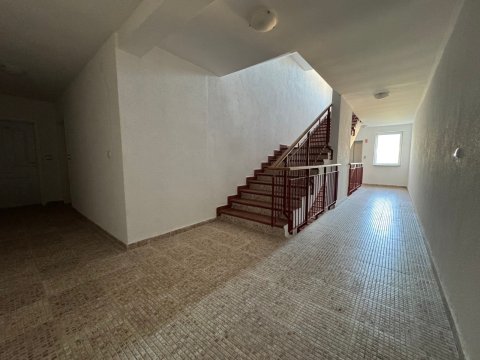 Spacious one-bedroom apartment in the first row to the sea in Privilege Fort Beach, Elenite – 76.92 m²