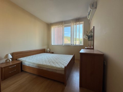 Spacious one-bedroom apartment in the first row to the sea in Privilege Fort Beach, Elenite – 76.92 m²