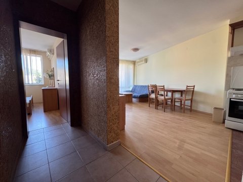 Spacious one-bedroom apartment in the first row to the sea in Privilege Fort Beach, Elenite – 76.92 m²