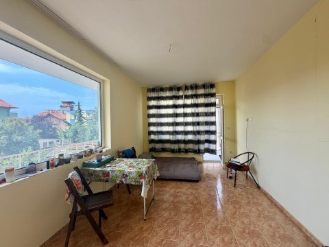 Floor of a house with a garage in the center of Ravda - an excellent investment just a few steps from the sea!
