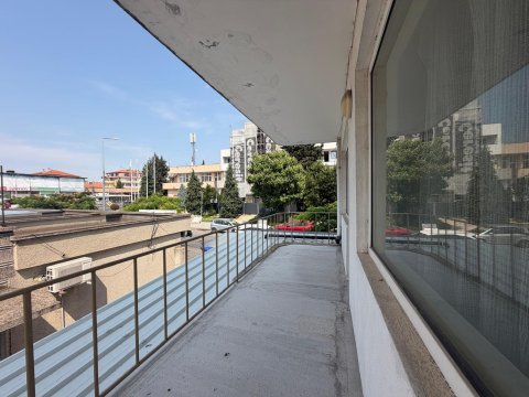 Floor of a house with a garage in the center of Ravda - an excellent investment just a few steps from the sea!