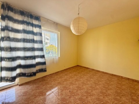 Floor of a house with a garage in the center of Ravda - an excellent investment just a few steps from the sea!