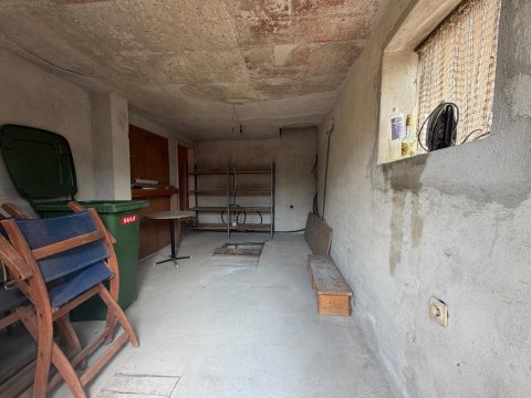 Floor of a house with a garage in the center of Ravda - an excellent investment just a few steps from the sea!