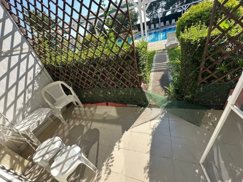 One bedroom apartment in Rutland Beach 2
