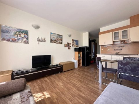 One bedroom apartment in Rutland Beach 2