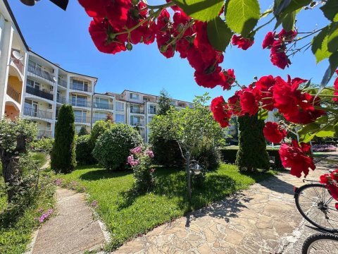 One bedroom apartment in Rutland Beach 2