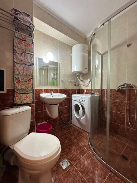 One bedroom apartment in Rutland Beach 2