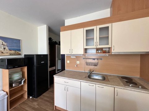 One bedroom apartment in Rutland Beach 2