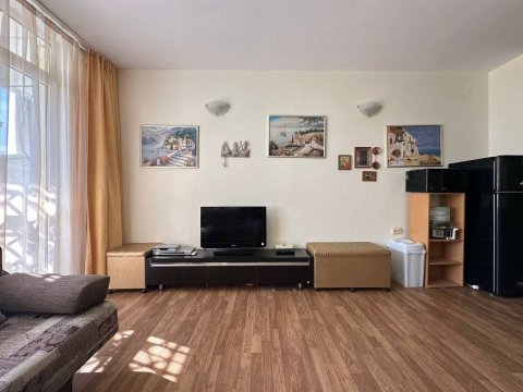 One bedroom apartment in Rutland Beach 2