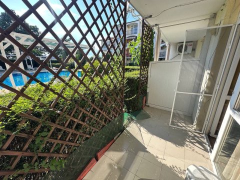 One bedroom apartment in Rutland Beach 2