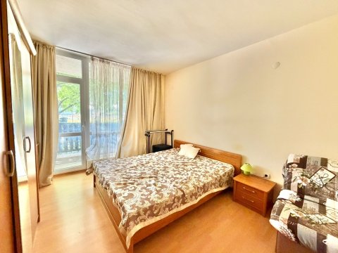 Spacious one-bedroom apartment with 2 terraces!