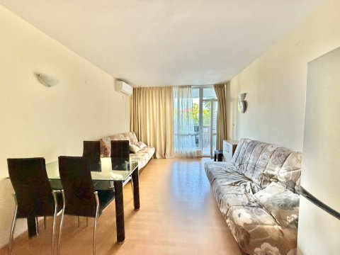 Spacious one-bedroom apartment with 2 terraces!