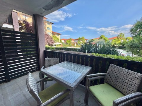 Spacious one-bedroom apartment with 2 terraces!