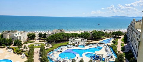 Продается двухкомнатная квартира в районе Sunset Resort, Помори.