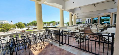 Продается двухкомнатная квартира в районе Sunset Resort, Помори.