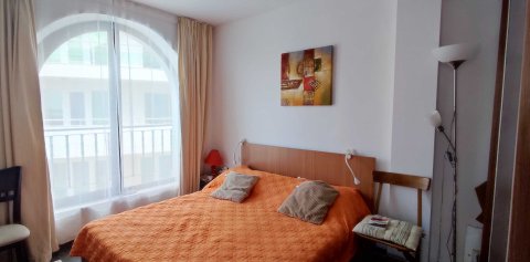 Однокомнатная квартира с частичным видом на море в комплексе Villa Briz, Свети Влас, Болгария.