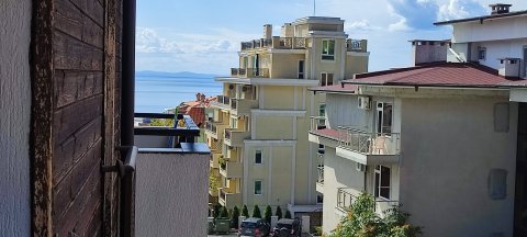 Однокомнатная квартира с частичным видом на море в комплексе Villa Briz, Свети Влас, Болгария.