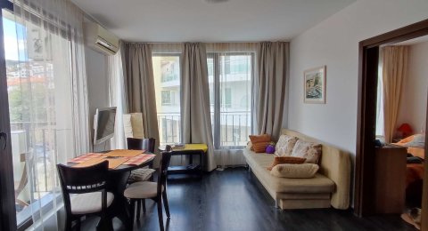 Однокомнатная квартира с частичным видом на море в комплексе Villa Briz, Свети Влас, Болгария.