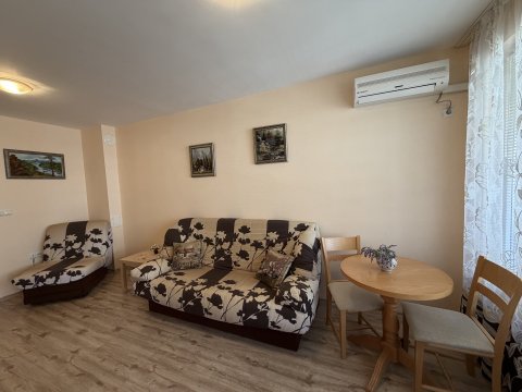 Beautiful one-room apartment in Pomorie in an excellent location