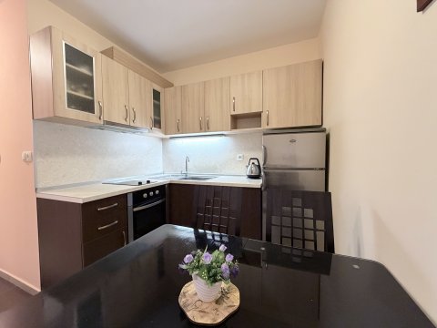 Beautiful one-room apartment in Pomorie in an excellent location