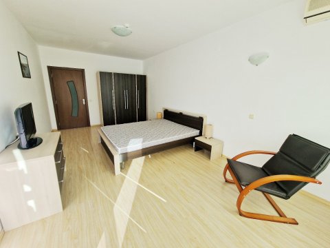 Spacious two-room apartment in the first row on the beach in Byala – 148 m² with panoramic terrace