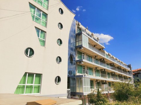 Spacious two-room apartment in the first row on the beach in Byala – 148 m² with panoramic terrace