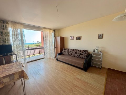 We offer a studio in a prime location in Ravda!