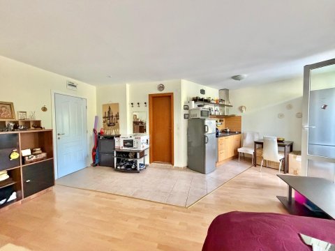 Spacious studio in Sveti Vlas – in the middle of the forest, with mountain views!