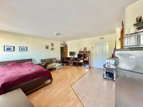 Spacious studio in Sveti Vlas – in the middle of the forest, with mountain views!