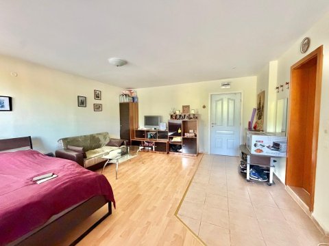 Spacious studio in Sveti Vlas – in the middle of the forest, with mountain views!