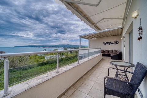Three-bedroom duplex apartment in the Byala Panorama Resort complex