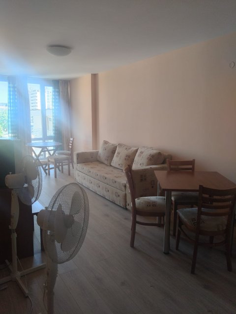Great one-room apartment in the Hotel Karlovo, prime location