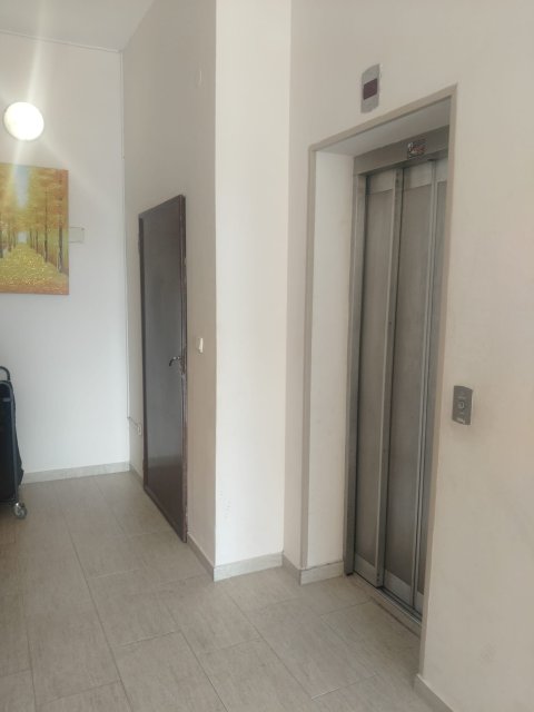 Great one-room apartment in the Hotel Karlovo, prime location
