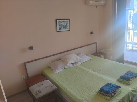 Great one-room apartment in the Hotel Karlovo, prime location