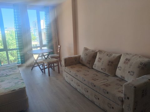 Great one-room apartment in the Hotel Karlovo, prime location