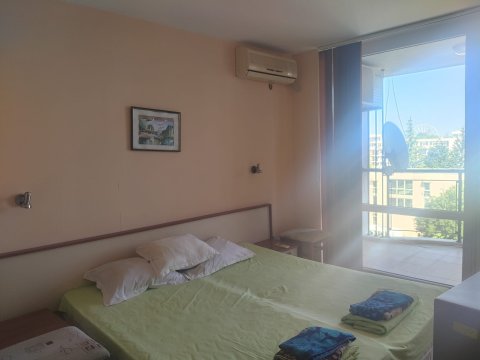 Great one-room apartment in the Hotel Karlovo, prime location