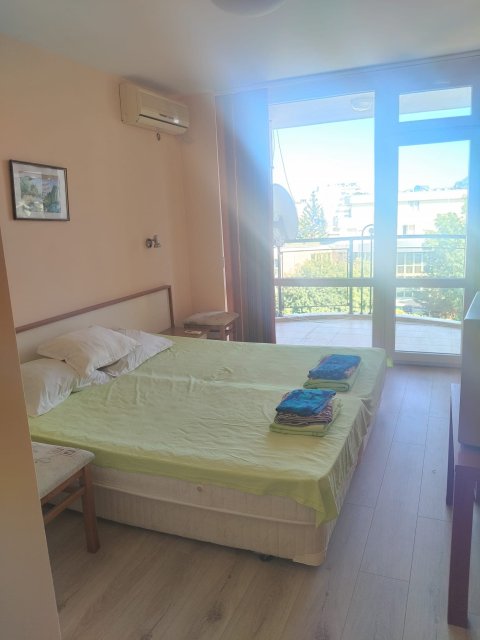 Great one-room apartment in the Hotel Karlovo, prime location