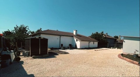 Detached house after renovation, 10 minutes from the sea – Hadji Dimitar village