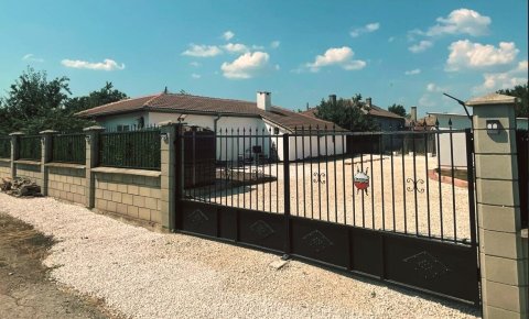 Detached house after renovation, 10 minutes from the sea – Hadji Dimitar village